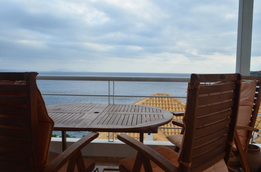 Giorgis Home Seafront Schinias Bagian luar foto