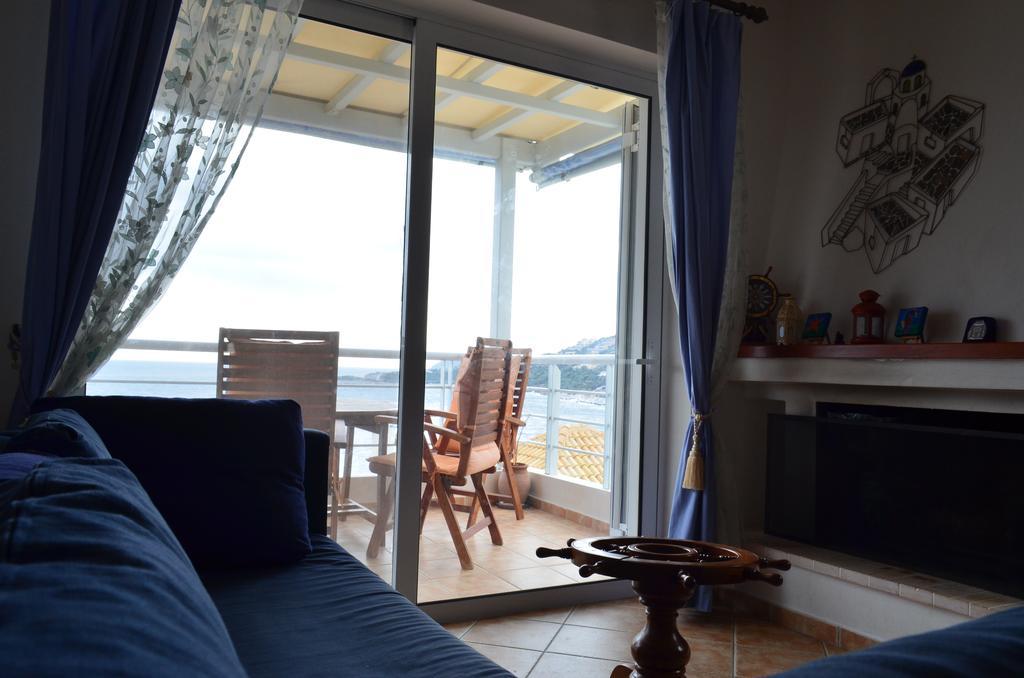Giorgis Home Seafront Schinias Bagian luar foto